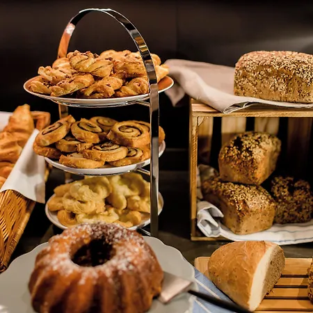 One Sendlinger Tor Hotel